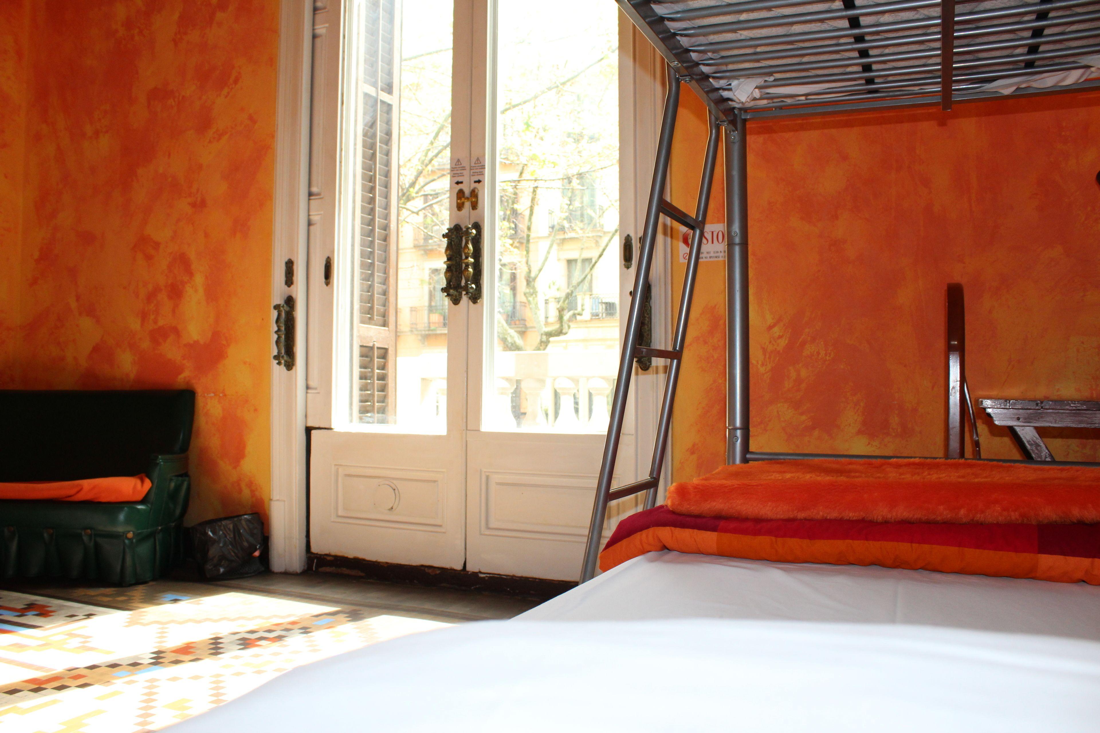Bed & Art Barcelona Hostel — Photos 3